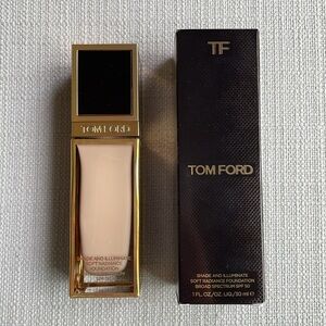 Tom Ford Shade And Illuminate Soft Radiance Foundation SPF 50 - 1.3 nude ivory